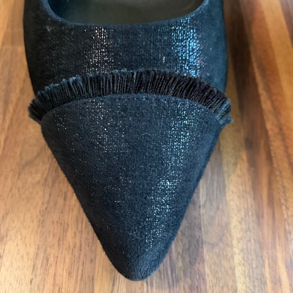 Donald Pliner "Exquisite Fancy Leather Fringed Shoes" - Picture 3 of 15